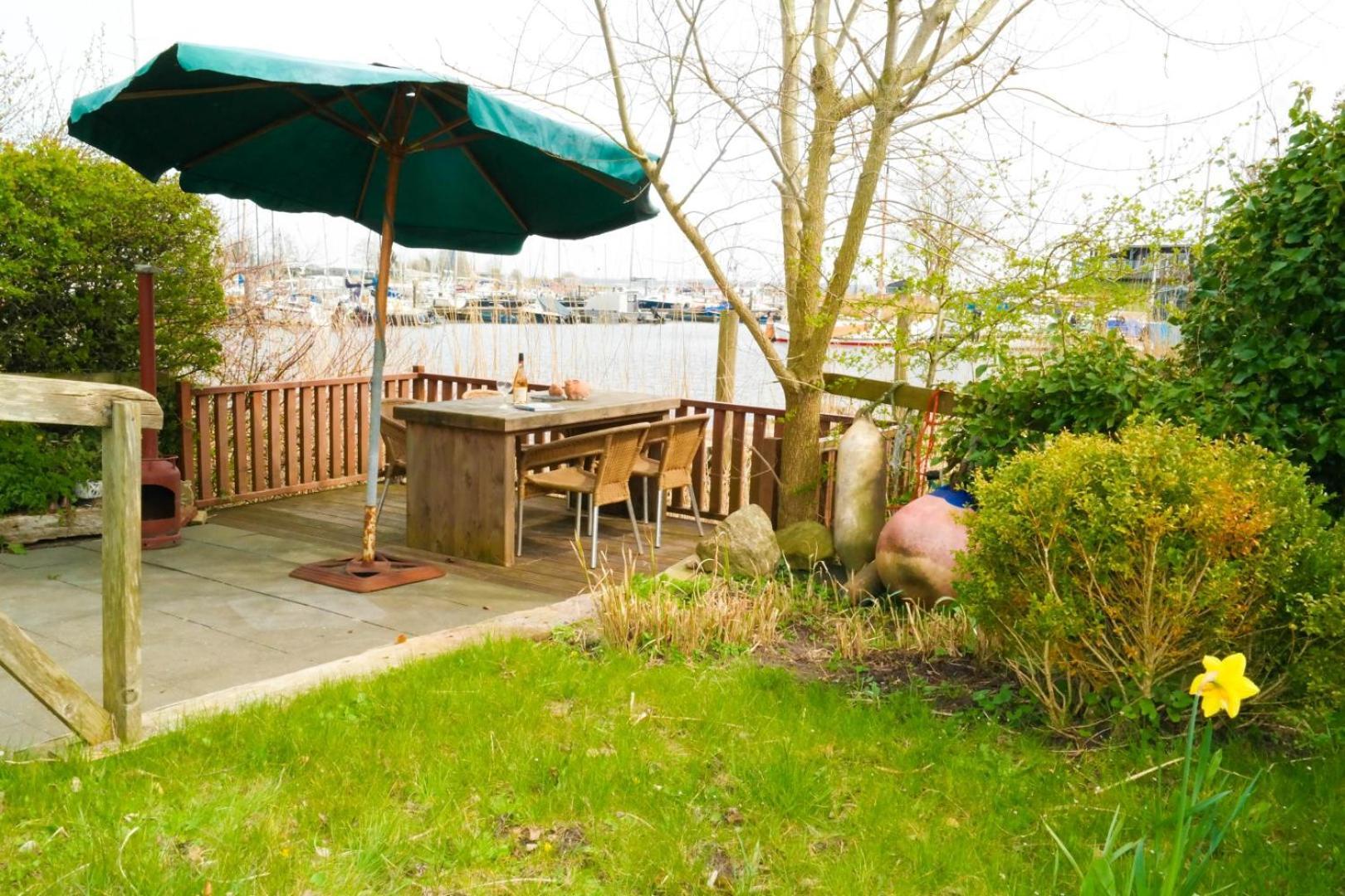 Bijzonder Chalet An Der Marina Met Sauna Anjum Luaran gambar